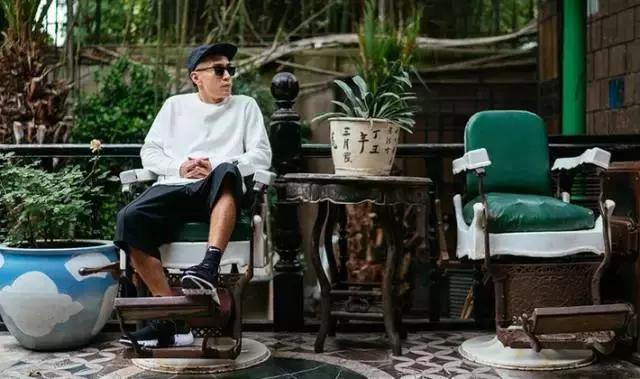 有袜套的鞋怎么搭配,适合搭白袜套的鞋