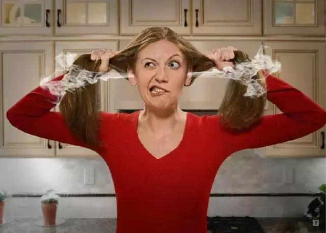 一岁小孩儿被踩,一岁半孩子被踩