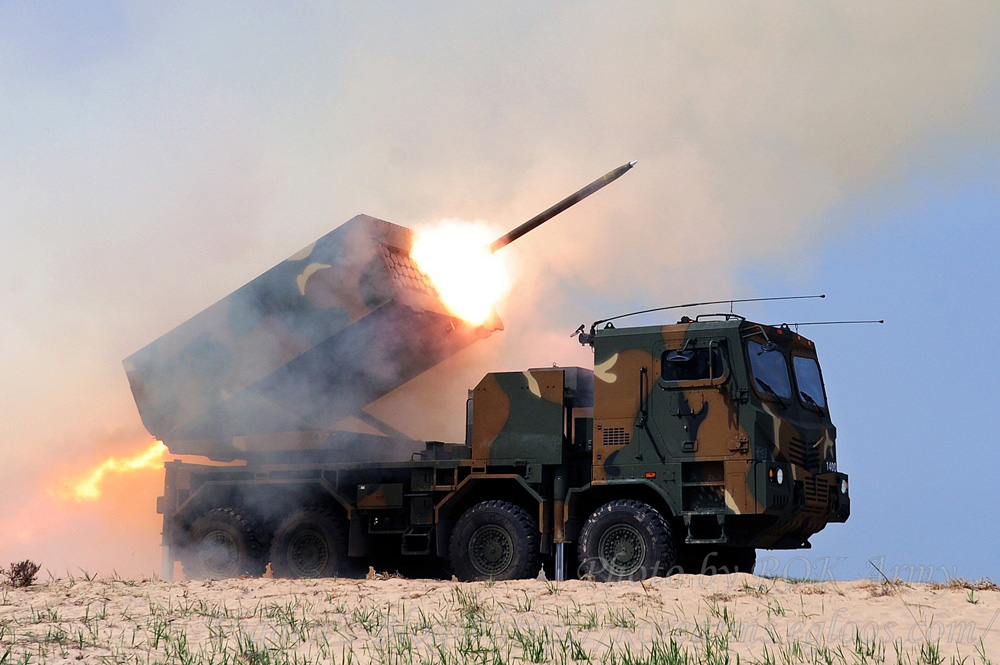 韩国暴雨跳舞,韩国雨天表演