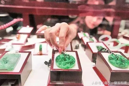 如何买玉不被坑,买玉就是上当受骗的一个过程
