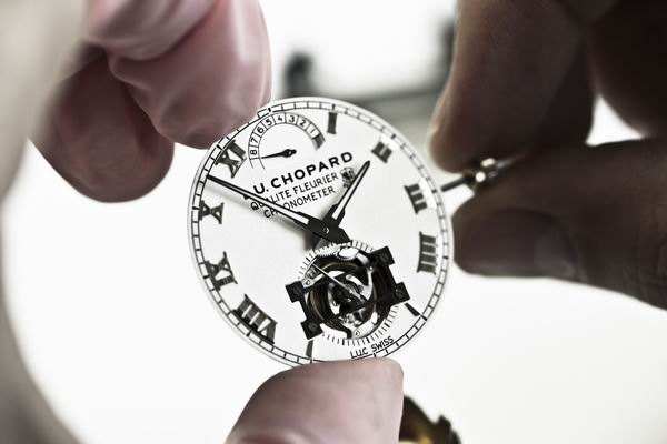 表底的标志是什么,万能表上标识各代表什么