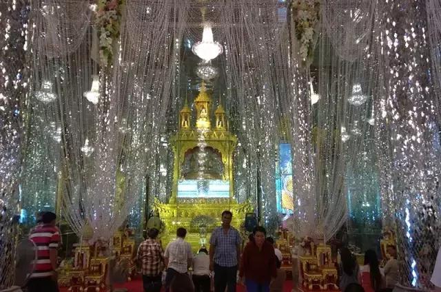 施华洛世奇宫殿？没想到泰国还有座如此壮观的水晶庙