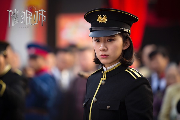 催眠师进行深度催眠过程,催眠师的催眠方法