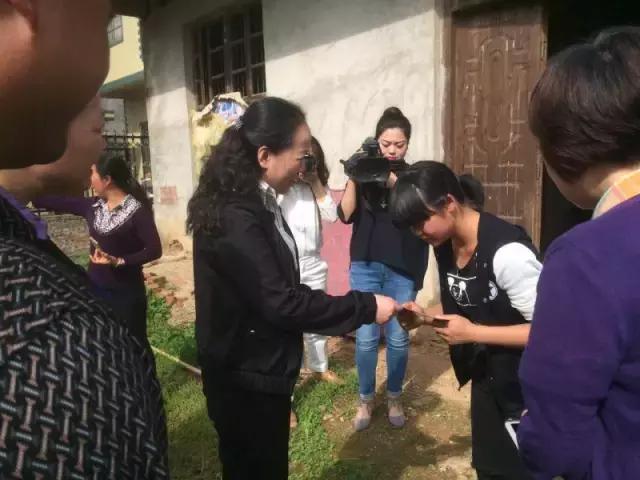 寮犲鐣屽競骞叉椿濂冲伐,婀栧崡寮犲鐣屽競澶滅彮濂冲伐