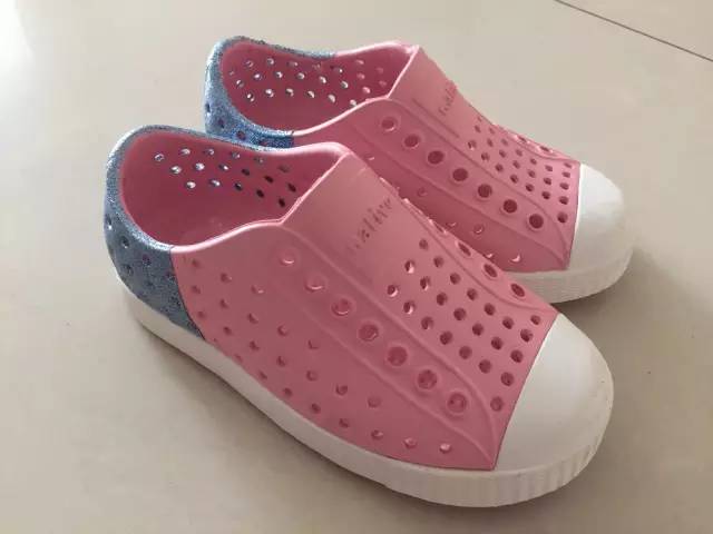 什么牌子的儿童凉鞋比较好穿耐穿,儿童凉鞋品牌哪种比较好穿