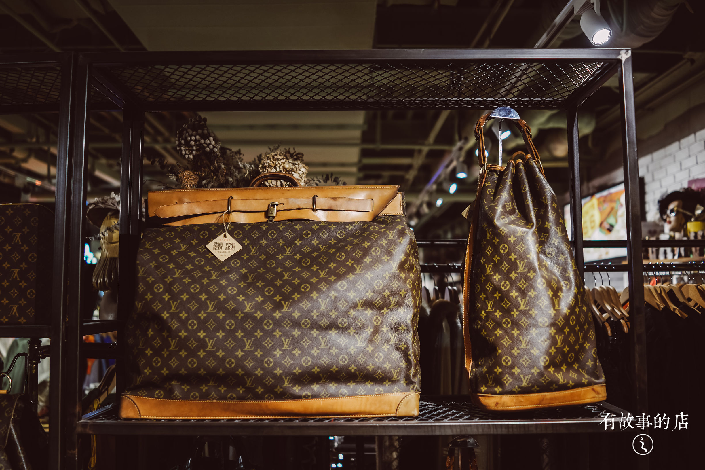 lv古董旅行箱,古董lv旅行箱