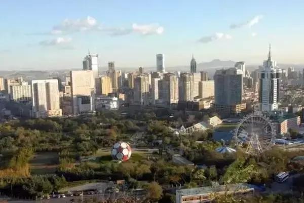 劳动公园大足球内部样子,劳动公园大足球叫什么