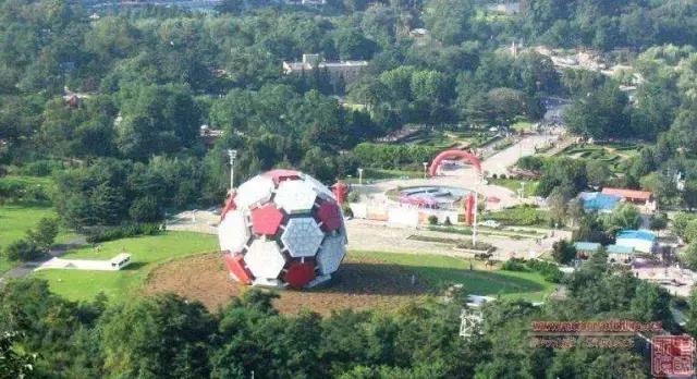 劳动公园大足球内部样子,劳动公园大足球叫什么