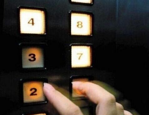 福建福州电梯故障自救视频,手扶电梯故障如何自救