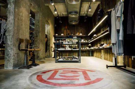 跟着这两人学穿搭，刷街名单肯定有你