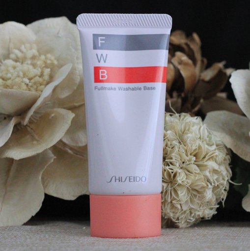 德芙一样丝滑的粉底液,用了妆前乳还要涂水乳吗