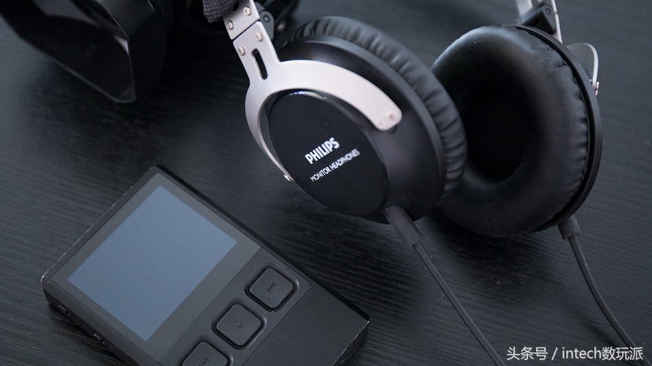 dj监听头戴式耳机500元,飞利浦shs4701耳机