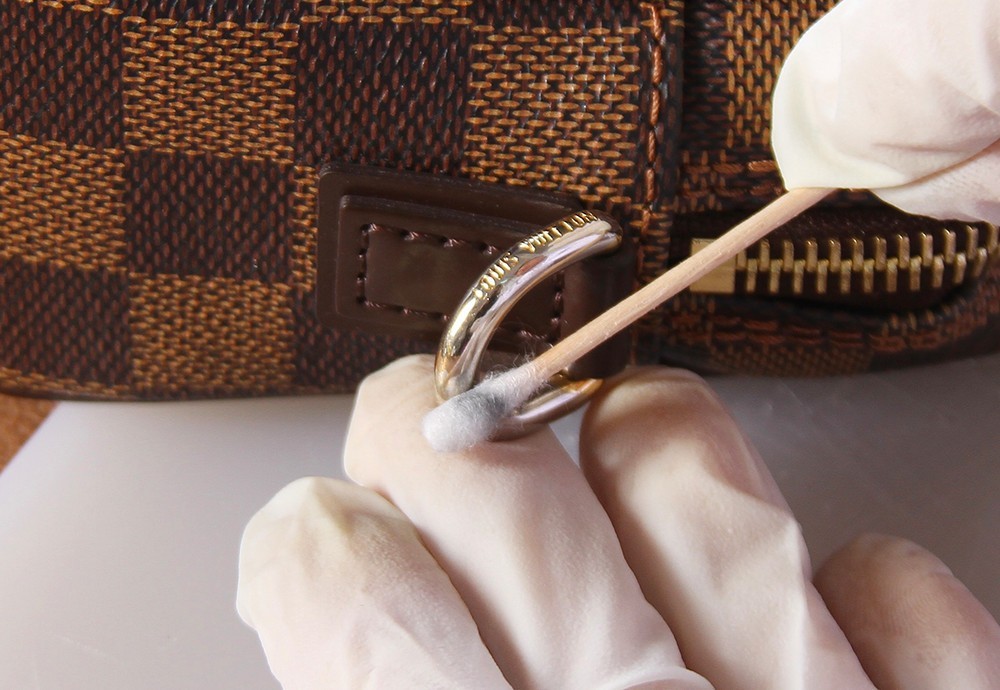 五金不掉色的包包,奢侈品包包五金划痕修复