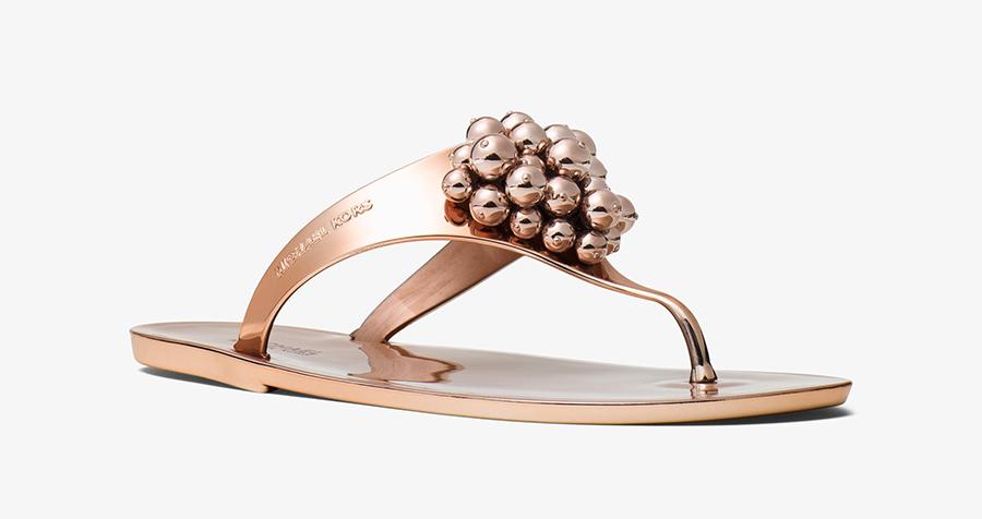 我们为你挑了8双拖鞋,这个夏天它是你最舒适也最时髦的装备