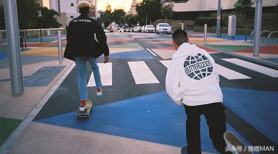 一夜爆火的服装店,年轻人喜爱的潮牌有哪些