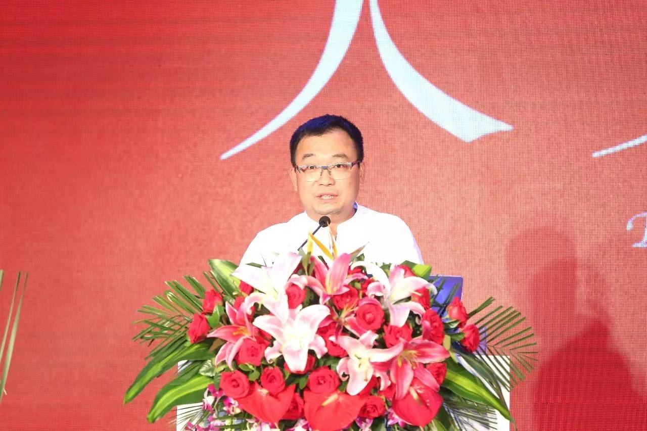 签下金马奖得主，他刚创办的冷门项目已经估值8000万