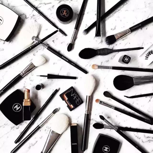 隐形眼镜液洗化妆刷,隐形眼镜水洗化妆刷