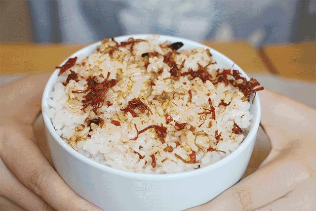 林依轮的辣酱和老干妈的辣酱,林依轮的辣酱为什么卖得快