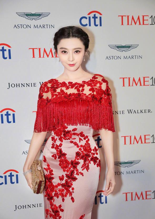 从毯星到戛纳电影节主竞赛评委,从红毯艺人到著名演员赵丽颖