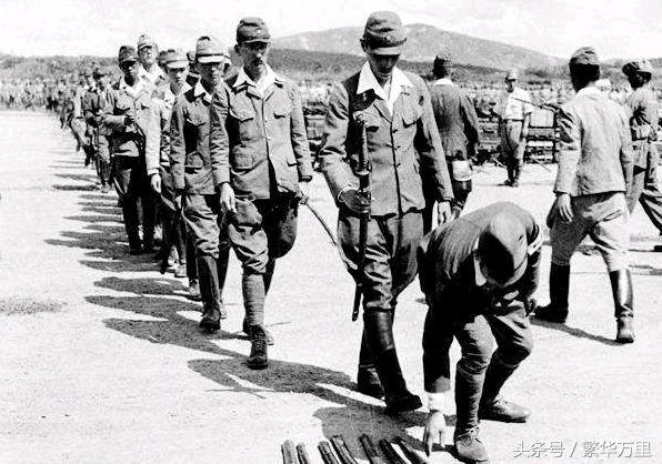 二战期间的日本*队军**中，什么级别的军*能官**够分到一把*刀军**？