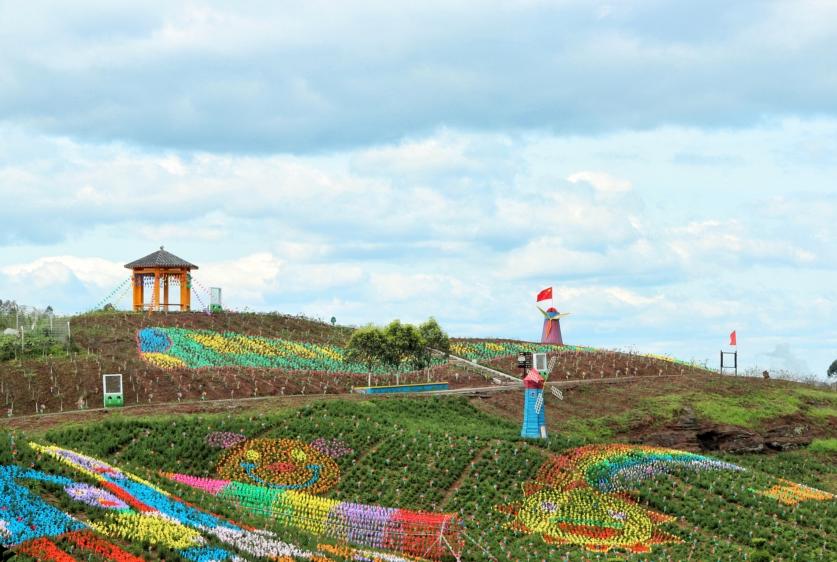 华蓥双枪老太婆雕像搬哪里,四川广安华蓥双枪老太婆图片