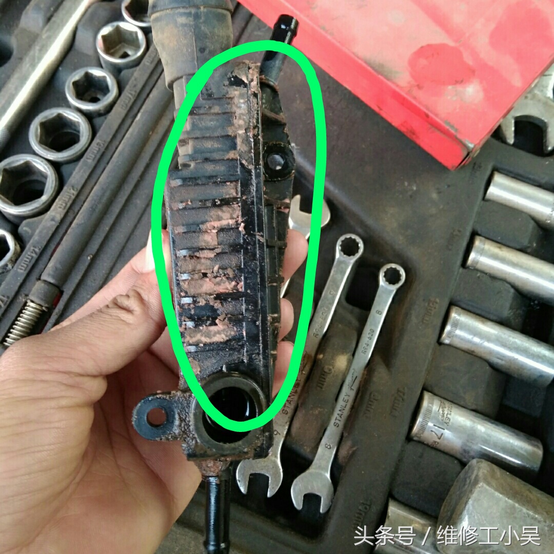 大众朗逸五百万天窗漏水通病,10款大众朗逸车出门漏水