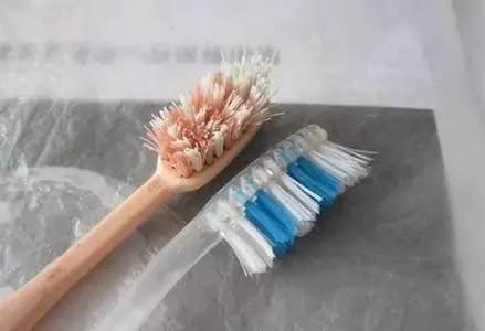 地毯上的人的毛发怎么清理,地毯上的毛发用什么清理比较好