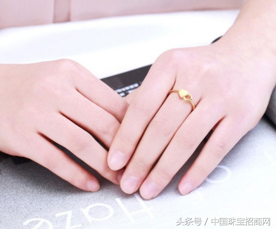 黄金戒指变形了自己在家怎么弄,黄金戒指变形了怎么维修