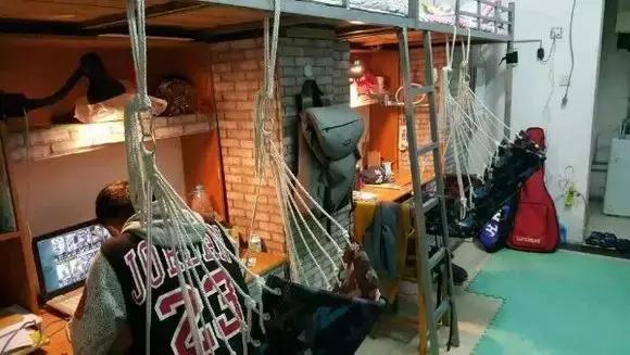 这所颜值逆天的学校，不仅是剧组常驻地，连教授都是国内一线明星