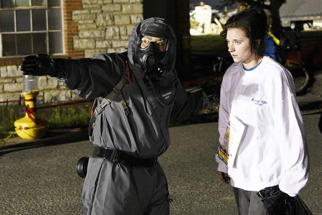 防御核战争的地下室构造图,人类建造基地防护僵尸