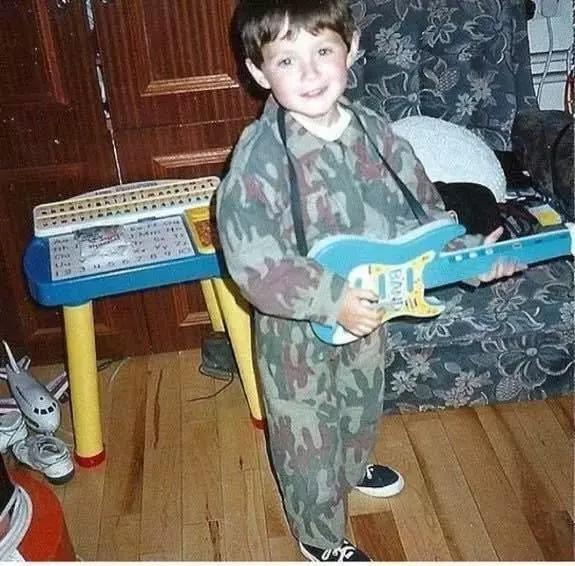 你以为Naill奶儿还是1D那个时期的正太吗？他已经变了！