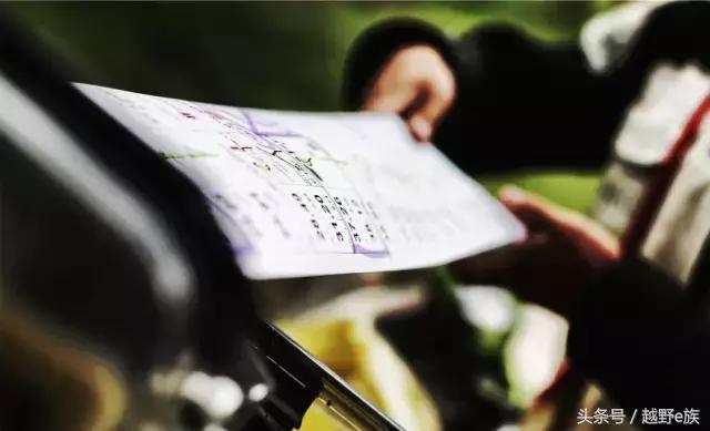 看了这么多赛车比赛，怎么能不会看路书