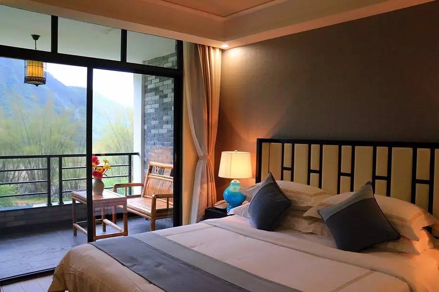 元宝山下,山水云间,悠悠闲云时光,恰好那时我也在