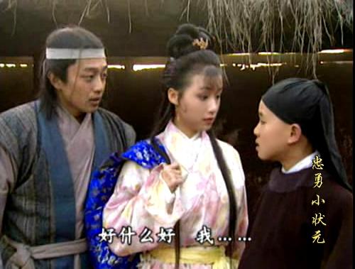 杨幂佟丽娅都给她做过配，但好像自从她整容消息传出后就少出现了