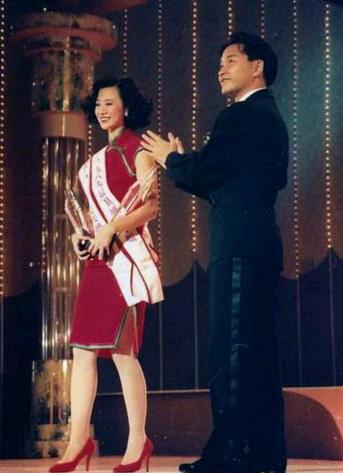 万绮雯48岁参加节目,万绮雯如今生活