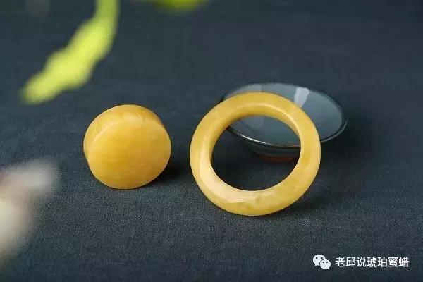 戴蜜蜡手镯有什么好处,各种蜜蜡手镯