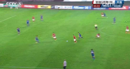 郜林精彩停球过人,郜林再现世界级停球