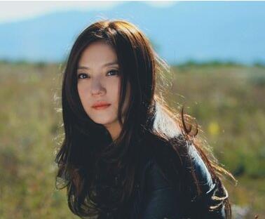 大方脸适合大波浪卷发,脸大适合大波浪卷发吗