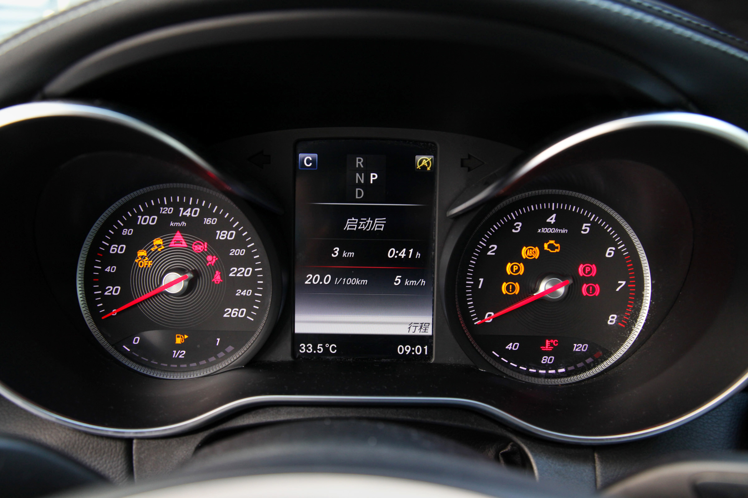 懂车评测奔驰e300,小懂侃车