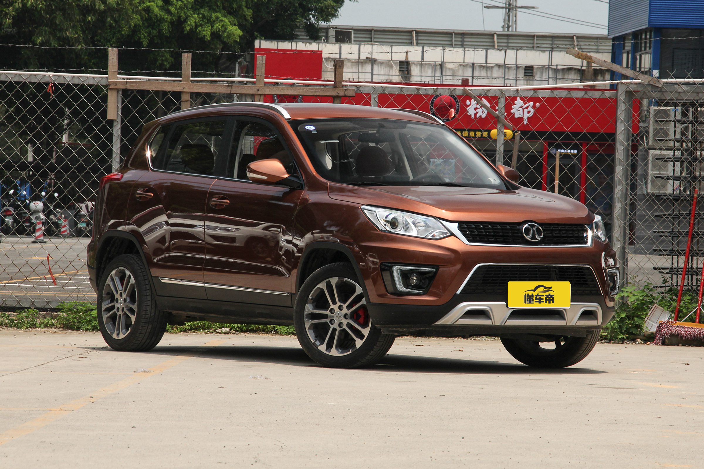 瑞虎3和绅宝x35哪个好,绅宝x35全面评测