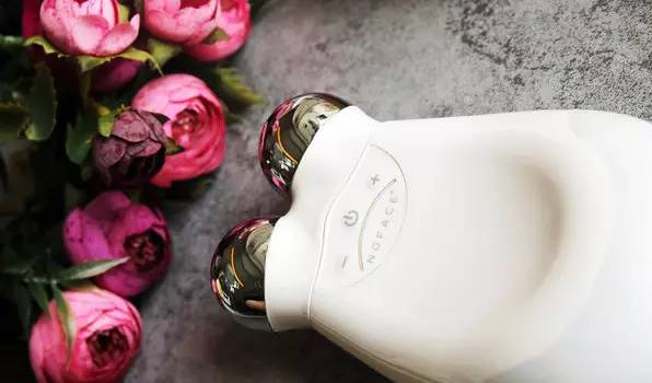 编辑朋友圈|听说,你宁可相信爱情,也不信美容仪?