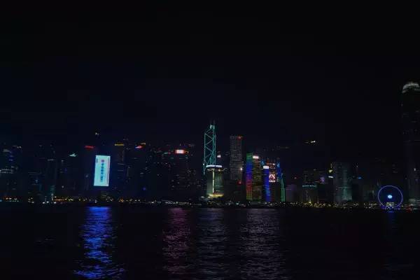 再一次香港｜带着老妈去看花花世界，佐敦觅食，中环闲逛，维港夜游，探索迪士尼的童话天地！