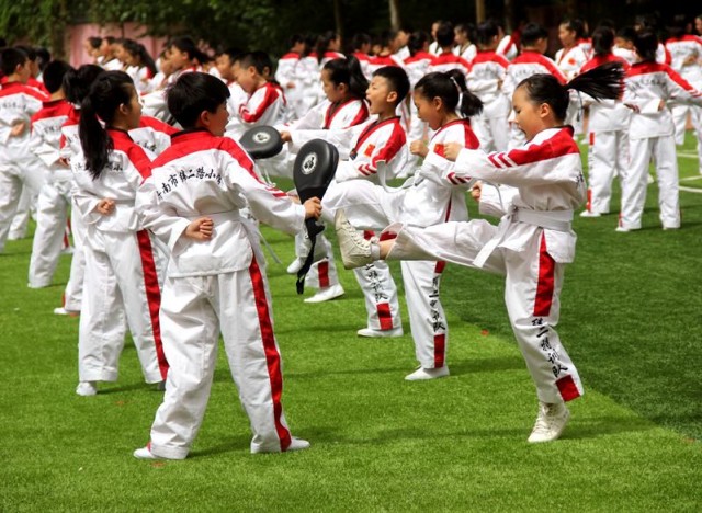 狂欢嘉年华表演,济南市中区小学春季运动会