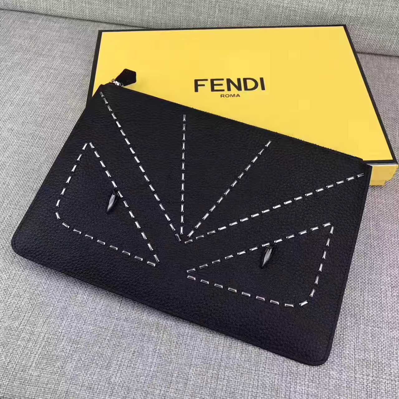 fendi包包大中小,fendi包经典款