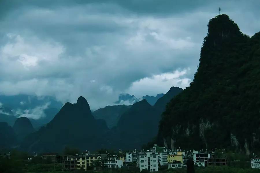 元宝山下,山水云间,悠悠闲云时光,恰好那时我也在