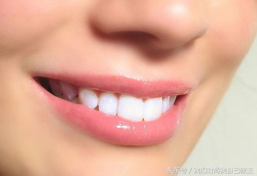 怎样去唇纹快速有效,龙血树泡泡唇膜淡化唇纹水润嫩滑