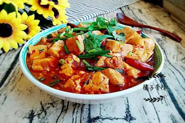 豆腐的这种做法太下饭了，咬一口会爆汁，孩子把盘子都舔干净