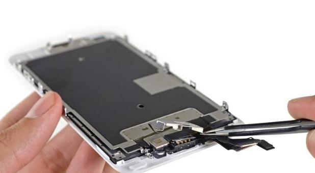 上厕所把手机屏摔碎了,iphone内屏摔坏了一点能修吗