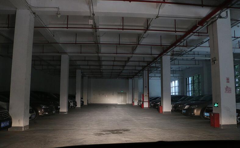 汽车换近光灯泡的步骤视频,别克凯越汽车换灯泡的步骤视频