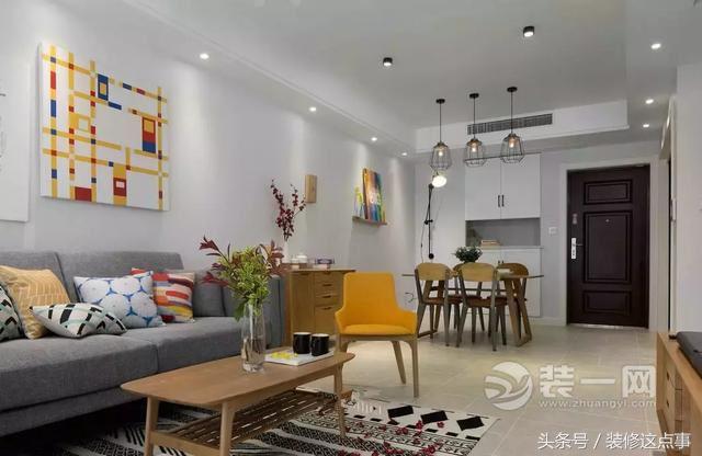 现代简约卧室壁灯装修效果图,现代简约风装修小户型客厅灯